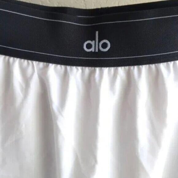 Alo Yoga Match Point Tennis Skirt & Size Small & White Color NWOT - Picture 5 of 6